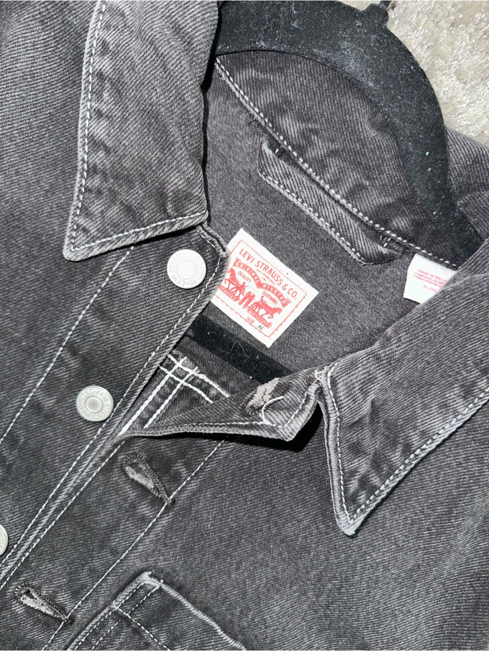 Vintage-Inspired women’s Black Denim Jumpsuit - Picture 4 of 5